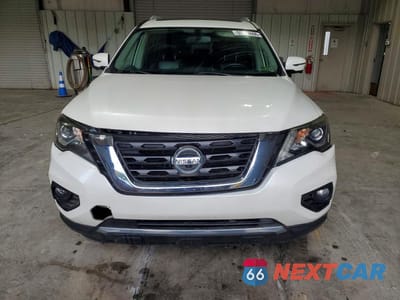 Piąte zdjęcie samochodu w środku: 2017 NISSAN PATHFINDER SL VIN:5N1DR2MM6HC909639 - miniatura