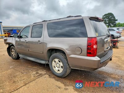 Drugie zdjęcie samochodu z przodu: 2013 CHEVROLET SUBURBAN C1500 LS VIN:1GNSCHE03DR376840 - miniatura