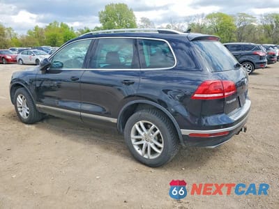 Trzecie zdjęcie samochodu z tyłu: 2016 VOLKSWAGEN TOUAREG VIN:WVGEP9BP6GD006870 - miniatura