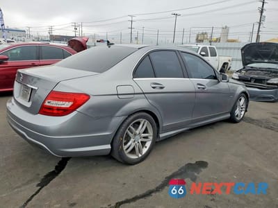 Trzecie zdjęcie samochodu z tyłu: 2012 MERCEDES-BENZ C 250 VIN:WDDGF4HBXCA615833 - miniatura