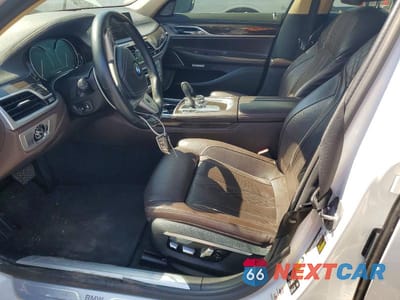 Zdjęcie 7 z 12 samochodu: 2016 BMW 750 XI VIN:WBA7F2C51GG419358 - miniatura