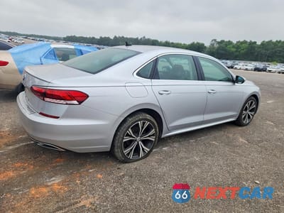 Trzecie zdjęcie samochodu z tyłu: 2021 VOLKSWAGEN PASSAT SE VIN:1VWSA7A3XMC000676 - miniatura