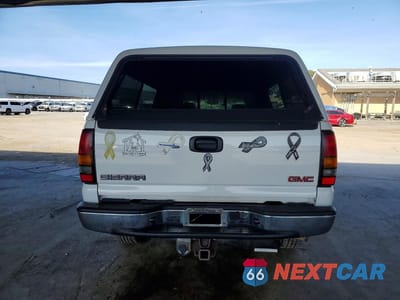 Zdjęcie 6 z 12 samochodu: 2005 GMC SIERRA C2500 HEAVY DUTY VIN:1GTHC23UX5F838609 - miniatura