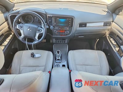 Zdjęcie 8 z 13 samochodu: 2019 MITSUBISHI OUTLANDER SEL VIN:JA4J24A54KZ050411 - miniatura