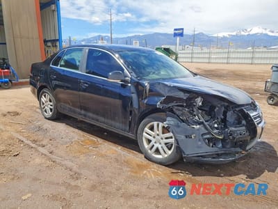 Czwarte zdjęcie samochodu z boku: 2007 VOLKSWAGEN JETTA 2.5 OPTION PACKAGE 1 VIN:3VWRF71K37M045520 - miniatura