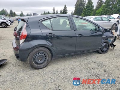Trzecie zdjęcie samochodu z tyłu: 2016 TOYOTA PRIUS C TWO VIN:JTDKDTB31G1124949 - miniatura