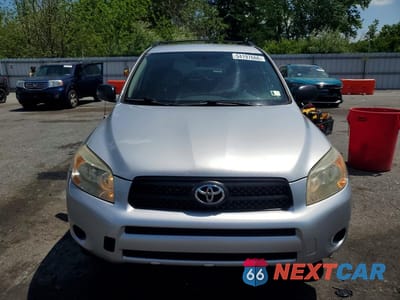 Piąte zdjęcie samochodu w środku: 2007 TOYOTA RAV4 BASE VIN:JTMBD33V576028082 - miniatura