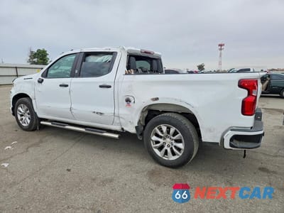Drugie zdjęcie samochodu z przodu: 2021 CHEVROLET SILVERADO C1500 CUSTOM VIN:1GCPWBEKXMZ338056 - miniatura