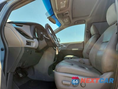 Zdjęcie 7 z 14 samochodu: 2017 TOYOTA SIENNA XLE 8-PASSENGER VIN:5TDYZ3DC7HS807820 - miniatura