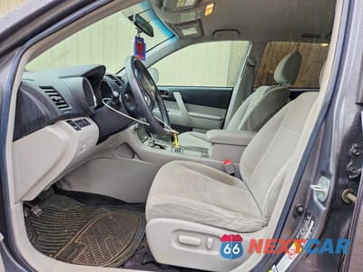 Zdjęcie 7 z 13 samochodu: 2011 TOYOTA HIGHLANDER BASE VIN:5TDBK3EH3BS086374 - miniatura