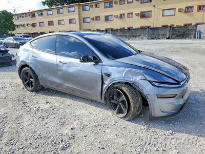 Czwarte zdjęcie samochodu z boku: 2026 TESLA MODEL Y VIN:7SAYGDEE0TA406456 - miniatura