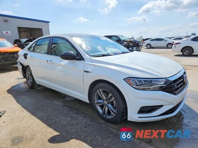 Czwarte zdjęcie samochodu z boku: 2021 VOLKSWAGEN JETTA S VIN:3VWC57BU9MM080471 - miniatura