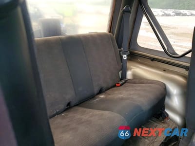 Zdjęcie 10 z 12 samochodu: 2003 JEEP WRANGLER COMMANDO VIN:1J4FA39S13P309091 - miniatura