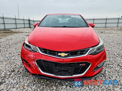 Piąte zdjęcie samochodu w środku: 2017 CHEVROLET CRUZE LT VIN:3G1BE6SM3HS512474 - miniatura