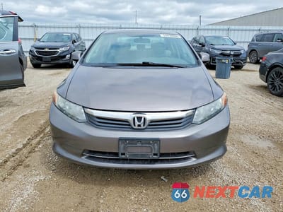 Piąte zdjęcie samochodu w środku: 2012 HONDA CIVIC LX VIN:19XFB2F55CE098540 - miniatura