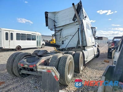 Czwarte zdjęcie samochodu z boku: 2024 VOLVO VNL SEMI TRUCK VIN:4V4NC9EH6RN628830 - miniatura