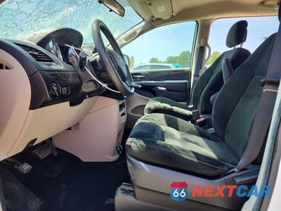Zdjęcie 7 z 13 samochodu: 2016 DODGE GRAND CARAVAN SE VIN:2C4RDGBG6GR169826 - miniatura