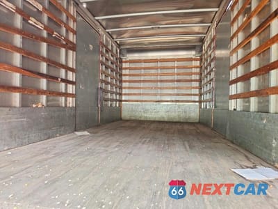Zdjęcie 6 z 10 samochodu: 2015 INTERNATIONAL 4300 BOX TRUCK VIN:3HAMMAAN9FL645968 - miniatura