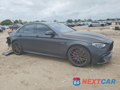 Czwarte zdjęcie samochodu z boku: 2021 MERCEDES-BENZ E 63 AMG-S 4MATIC VIN:W1KZF8KB0MA989734 - miniatura