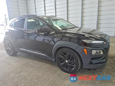 Czwarte zdjęcie samochodu z boku: 2020 HYUNDAI KONA ULTIMATE VIN:KM8K5CA58LU529288 - miniatura