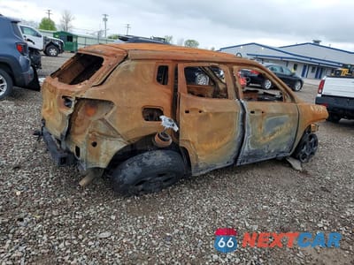 Trzecie zdjęcie samochodu z tyłu: 2023 JEEP COMPASS TRAILHAWK VIN:3C4NJDDN0PT527890 - miniatura