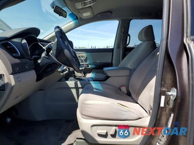 Zdjęcie 7 z 13 samochodu: 2016 KIA SEDONA LX VIN:KNDMB5C18G6151446 - miniatura