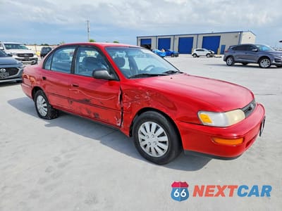 Czwarte zdjęcie samochodu z boku: 1993 TOYOTA COROLLA DX VIN:1NXAE09E9PZ065030 - miniatura