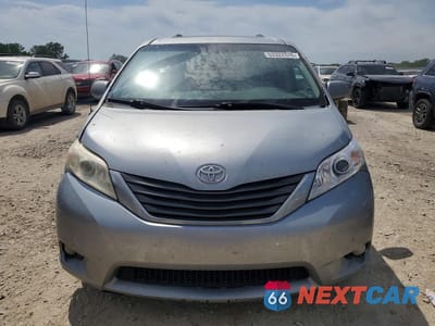 Piąte zdjęcie samochodu w środku: 2014 TOYOTA SIENNA XLE 8-PASSENGER VIN:5TDYK3DC3ES426188 - miniatura