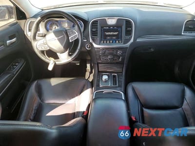 Zdjęcie 8 z 12 samochodu: 2019 CHRYSLER 300 TOURING VIN:2C3CCAAG7KH547940 - miniatura