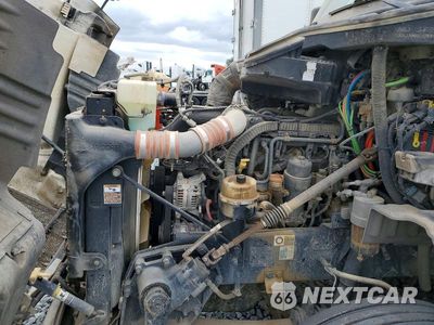Zdjęcie 7 z 10 samochodu: 2015 PETERBILT 579 SEMI TRUCK VIN:1XPBDP9X5FD255443 - miniatura