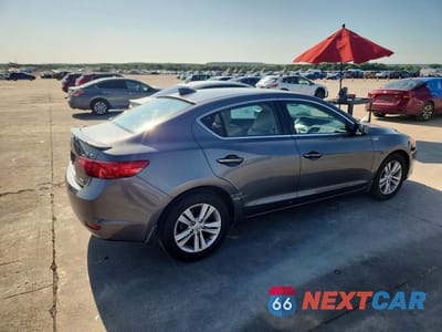 Trzecie zdjęcie samochodu z tyłu: 2013 ACURA ILX HYBRID TECH VIN:19VDE3F72DE300296 - miniatura