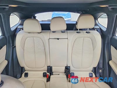 Zdjęcie 10 z 13 samochodu: 2019 BMW X1 XDRIVE28I VIN:WBXHT3C54K5L37167 - miniatura