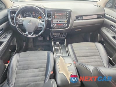 Zdjęcie 8 z 13 samochodu: 2019 MITSUBISHI OUTLANDER SE VIN:JA4AD3A39KZ044073 - miniatura
