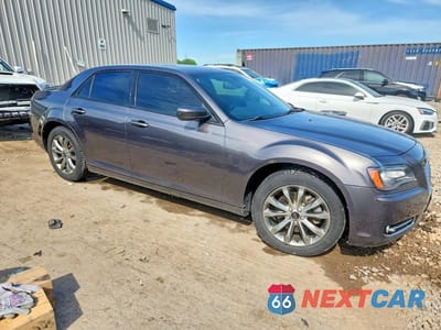 Czwarte zdjęcie samochodu z boku: 2014 CHRYSLER 300 S VIN:2C3CCAGG5EH273729 - miniatura