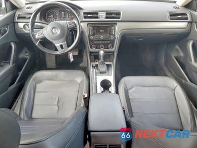 Zdjęcie 8 z 12 samochodu: 2014 VOLKSWAGEN PASSAT SE VIN:1VWBT7A30EC082087 - miniatura