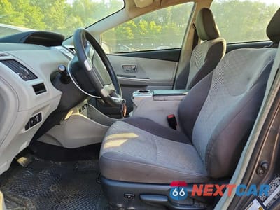 Zdjęcie 7 z 12 samochodu: 2016 TOYOTA PRIUS V THREE VIN:JTDZN3EU9GJ047960 - miniatura