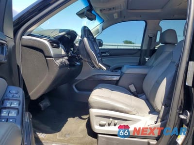 Zdjęcie 7 z 13 samochodu: 2018 CHEVROLET SUBURBAN K1500 LT VIN:1GNSKHKC5JR253389 - miniatura