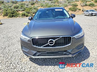 Piąte zdjęcie samochodu w środku: 2018 VOLVO XC60 T5 MOMENTUM VIN:YV4102RK4J1086281 - miniatura