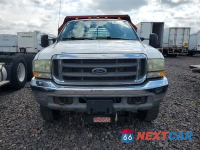 Piąte zdjęcie samochodu w środku: 2003 FORD F350 SUPER DUTY DUMP TRUCK VIN:1FDWF37P83ED28525 - miniatura