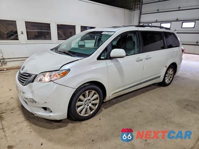 2015 TOYOTA SIENNA XLE 7-PASSENGER 5TDDK3DC4FS105891 - główne zdjęcie licytacji z USA - miniatura