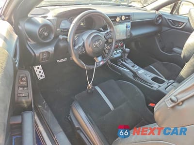 Zdjęcie 8 z 12 samochodu: 2023 TOYOTA GR 86 PREMIUM VIN:JF1ZNBF13P8751552 - miniatura