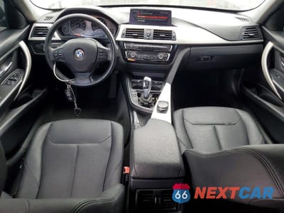 Zdjęcie 8 z 12 samochodu: 2018 BMW 320 I VIN:WBA8E1G59JNU92847 - miniatura