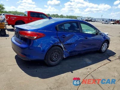 Trzecie zdjęcie samochodu z tyłu: 2018 KIA FORTE LX VIN:3KPFL4A7XJE196509 - miniatura