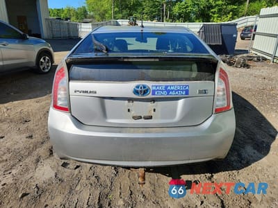 Zdjęcie 6 z 12 samochodu: 2015 TOYOTA PRIUS TWO VIN:JTDKN3DU0F1875901 - miniatura