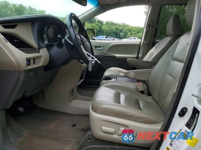 Zdjęcie 7 z 13 samochodu: 2017 TOYOTA SIENNA XLE 7-PASSENGER VIN:5TDDZ3DC7HS159166 - miniatura