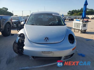 Piąte zdjęcie samochodu w środku: 2009 VOLKSWAGEN NEW BEETLE S VIN:3VWPG31C29M503301 - miniatura