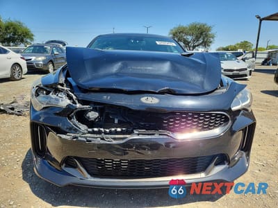 Piąte zdjęcie samochodu w środku: 2018 KIA STINGER GT1 VIN:KNAE45LC9J6040943 - miniatura