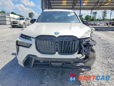 Piąte zdjęcie samochodu w środku: 2026 BMW X7 M60I VIN:5UX33EM03T9123317 - miniatura