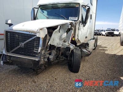 Zdjęcie 9 z 10 samochodu: 2016 VOLVO VNL SEMI TRUCK VIN:4V4NC9EH1GN948747 - miniatura