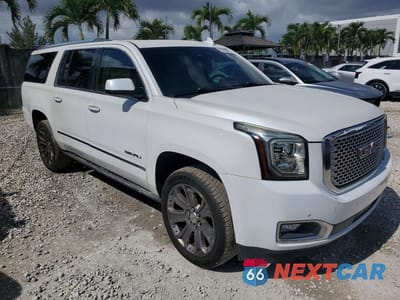 Czwarte zdjęcie samochodu z boku: 2016 GMC YUKON XL DENALI VIN:1GKS1HKJ0GR355013 - miniatura